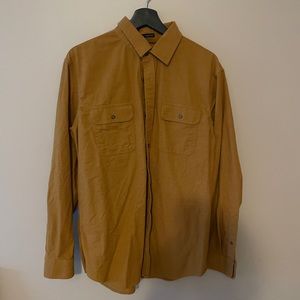 Banana Republic Men’s standard fit mustard yellow button down size Large